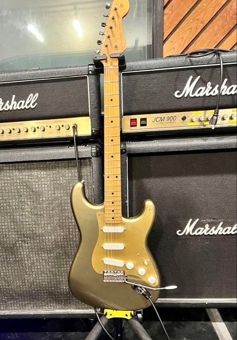 Fender ST54-85LS Fender純正（7000円）ピックガード搭載