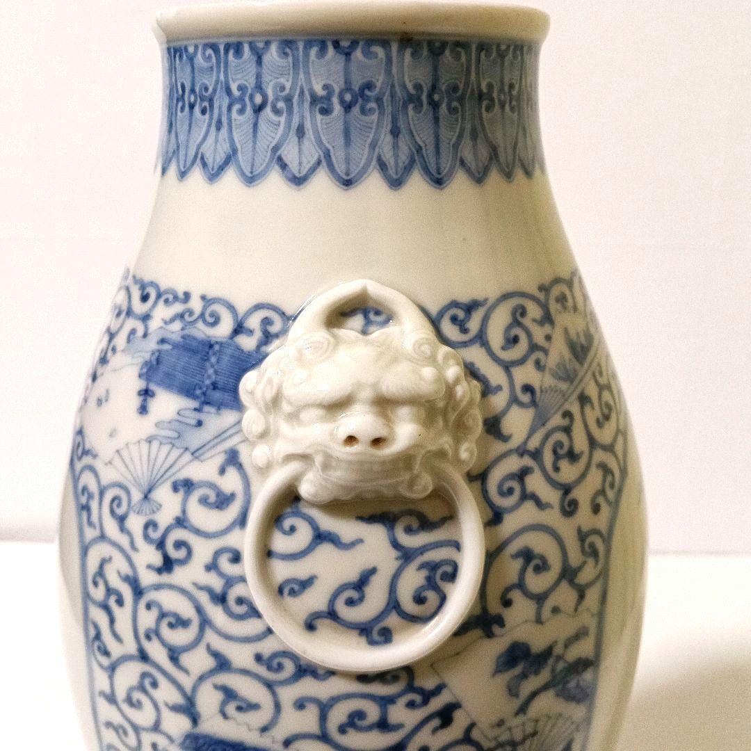 骨董 大型37cm 染付唐草窓絵鳥山水図壷 白磁獅子彫 花瓶