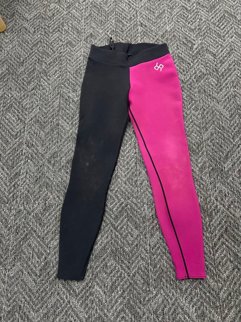 RASH Wetsuits ラッシュウェットスーツ ピンクと黒 コンビネーション