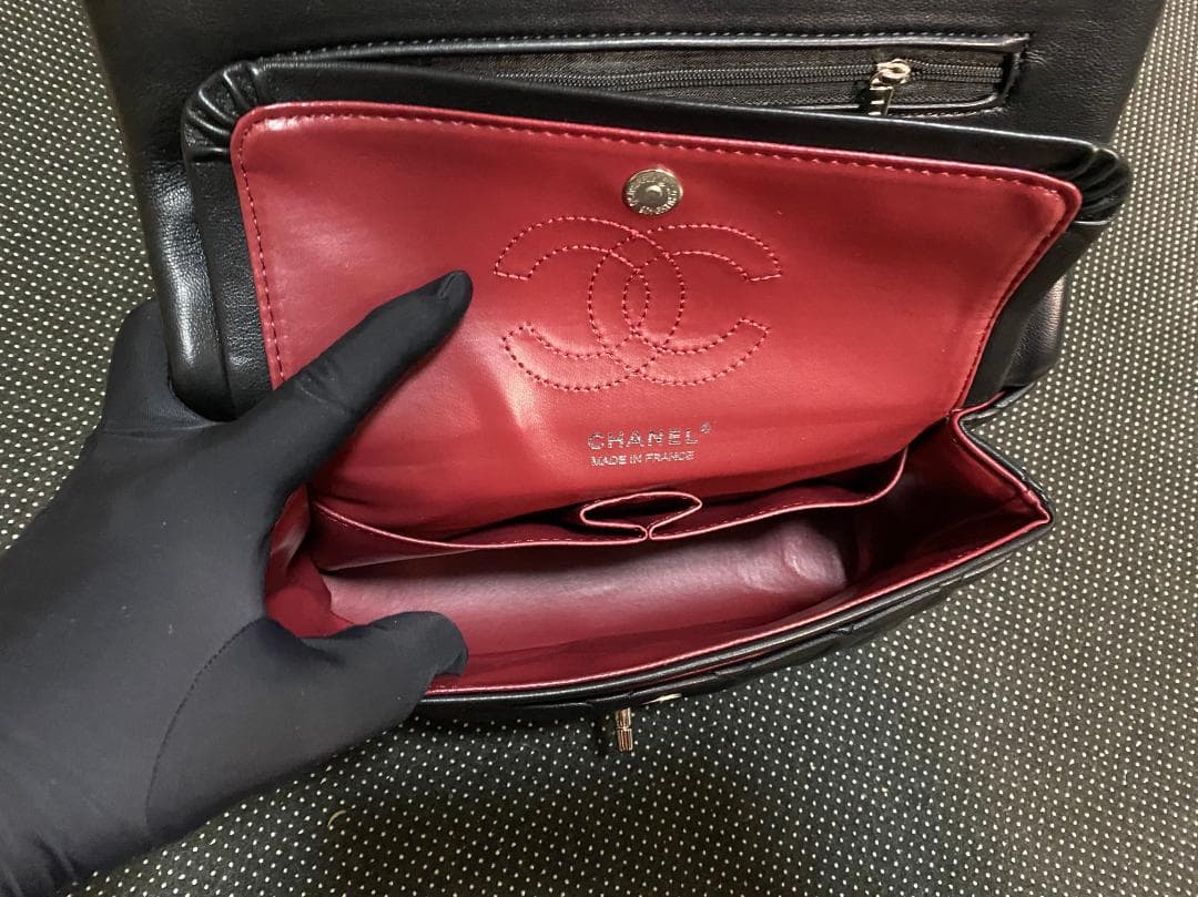 CHANEL ブラック キルティング ショルダーバッグ