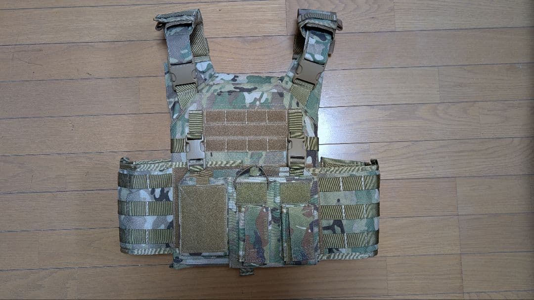 マルチカム プレートキャリア マグポーチ付き