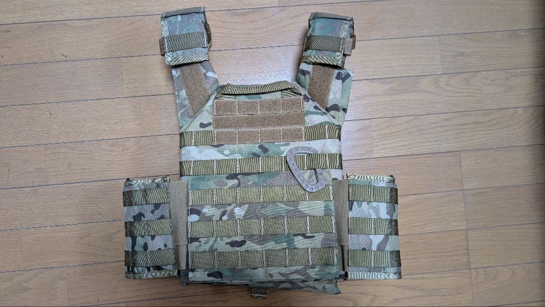 マルチカム プレートキャリア マグポーチ付き