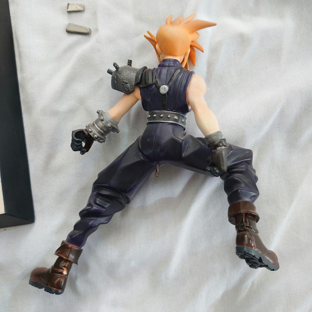FINAL FANTASY VII クラウド・ストライフ フィギュア