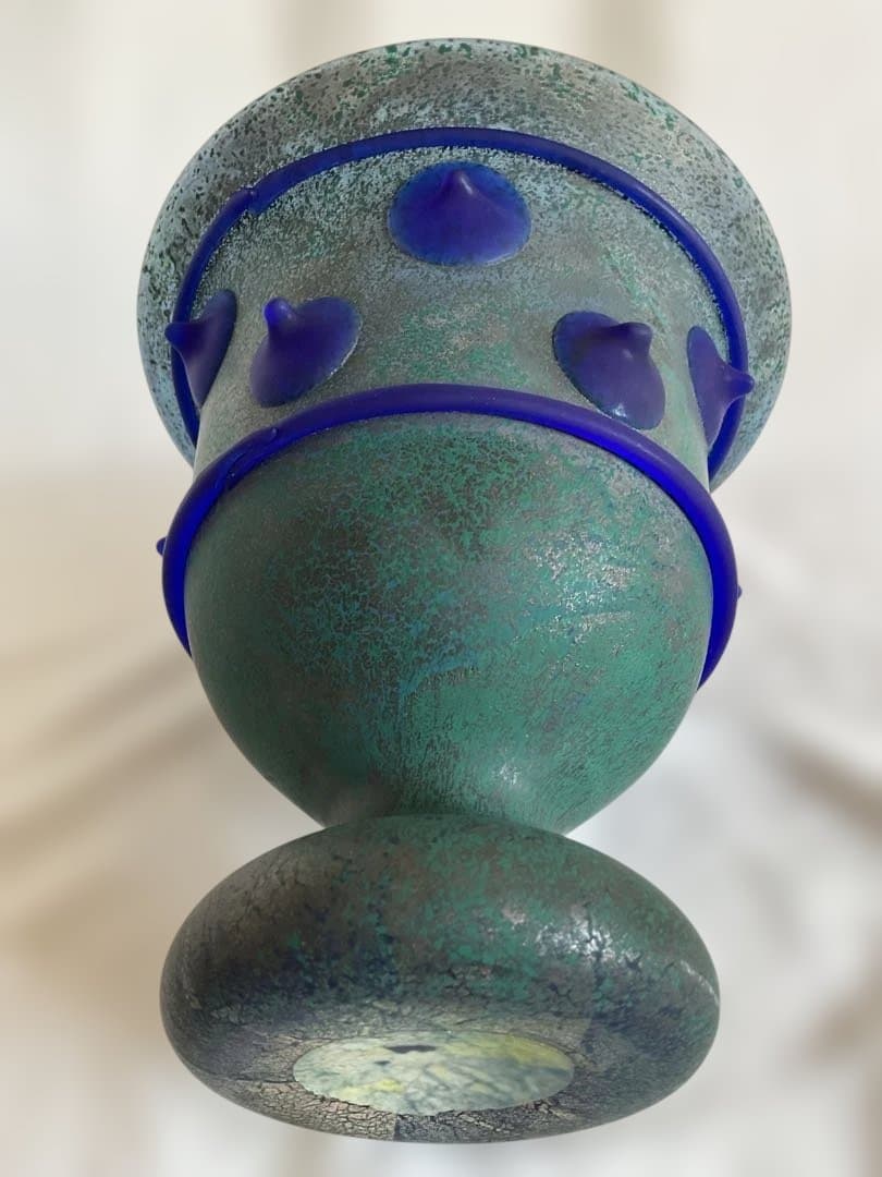 岩田久利（1925~1994年）「突起の付いたガラス脚付杯」