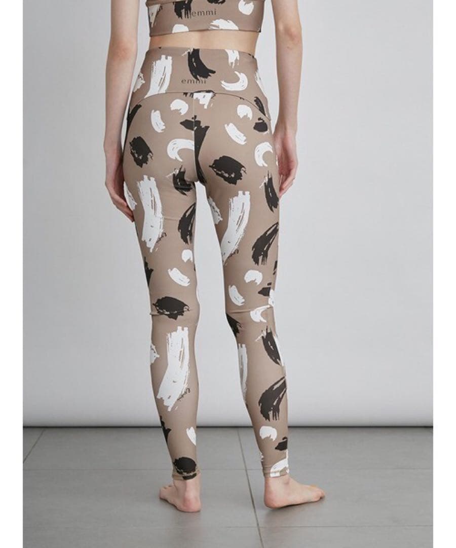 emmi yoga ヨガウェア セット