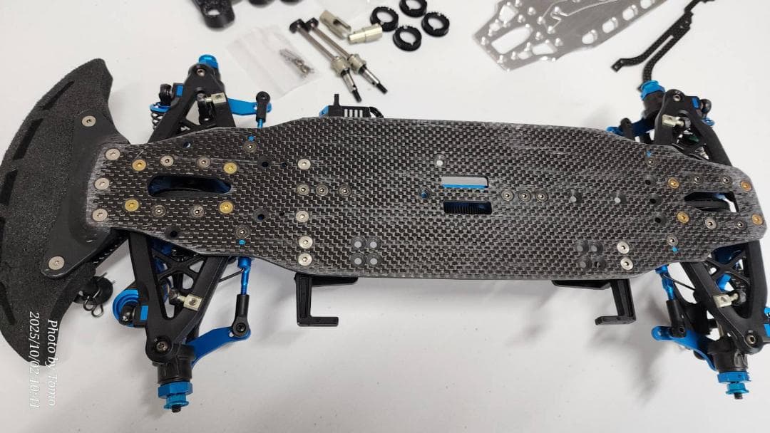 タミヤ　TRF421　STサーボ、スペアパーツ付