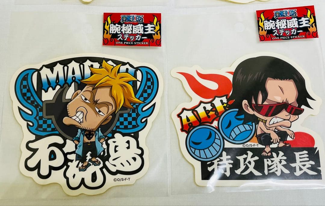 ワンピース 麦わらストア 限定 腕秘威主 ステッカー ルフィ ロー ナミ ロビン