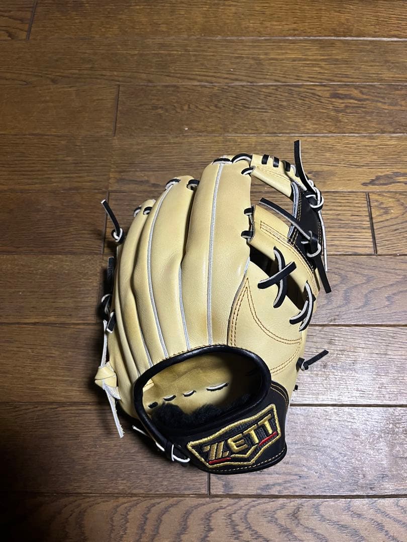 2021年限定モデル　ZEET軟式用グローブ