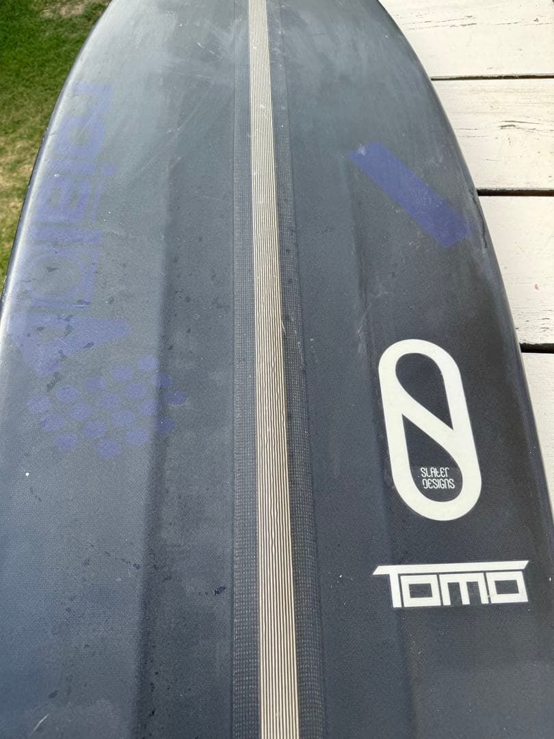 TOMOサーフボード　(スレーターデザイン)