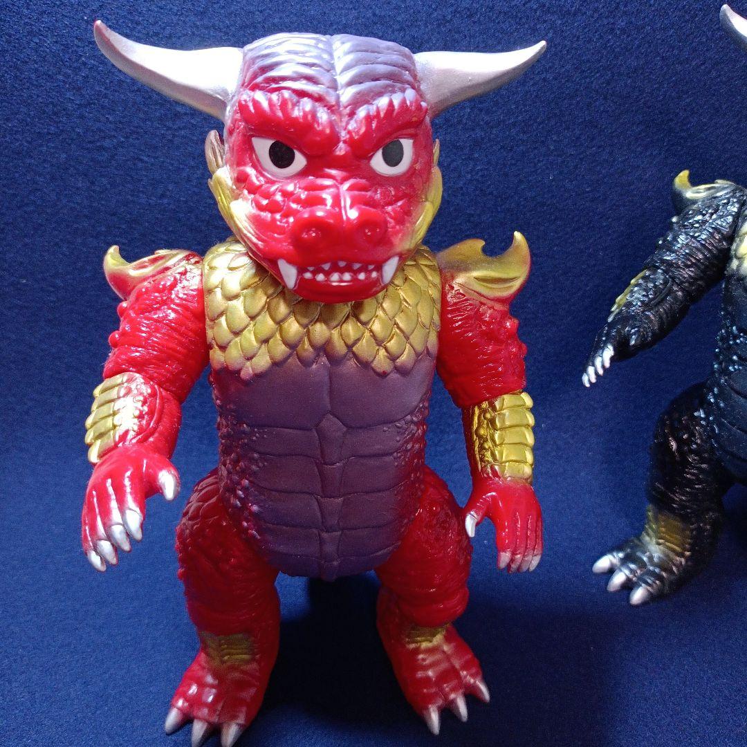 ソフビ プルガサリ 怪獣フィギュア 2体セット マーミット 　レア