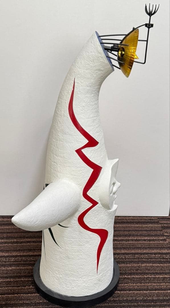 太陽の塔1/144スケール、塗装済完成モデル、岡本太郎、海洋堂フィギュア、箱付き