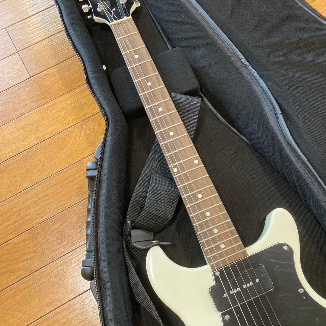 Mavis エレキギター ホワイト ギターケース付き