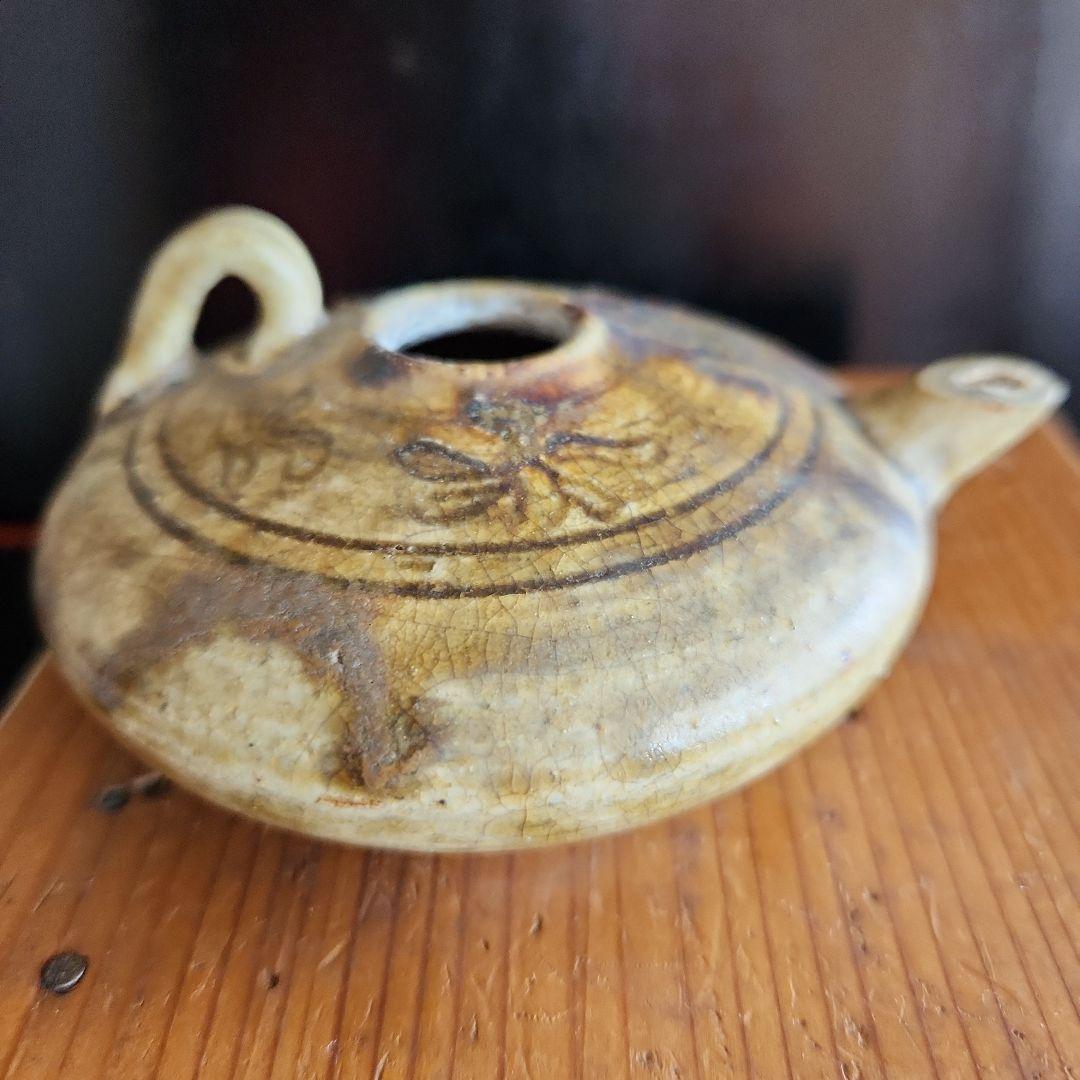 古瀬戸自然灰秞下陰花文水滴