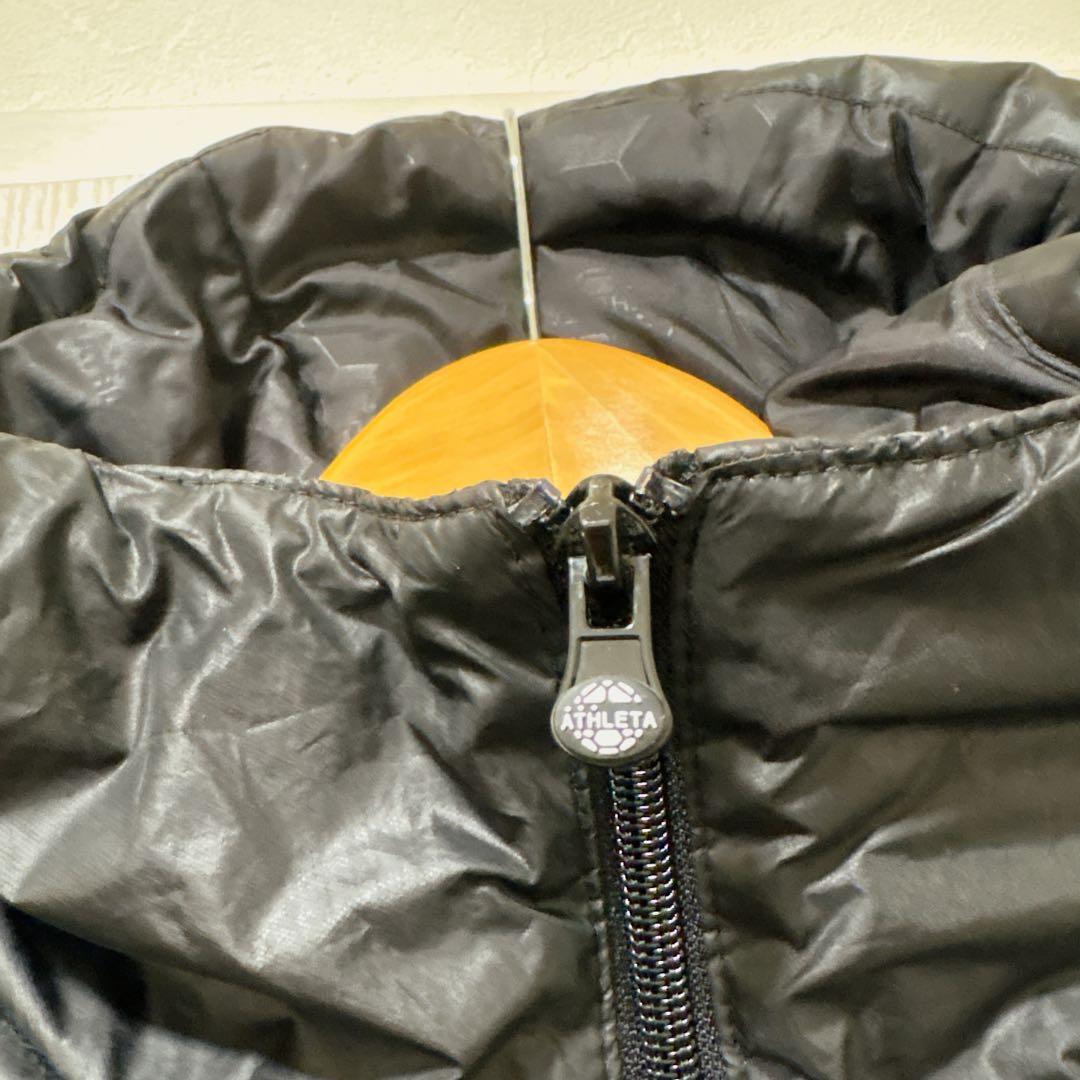 美品　ATHLETA ナイロンパーカー　ナイロンジャケット　中綿入り　アウター