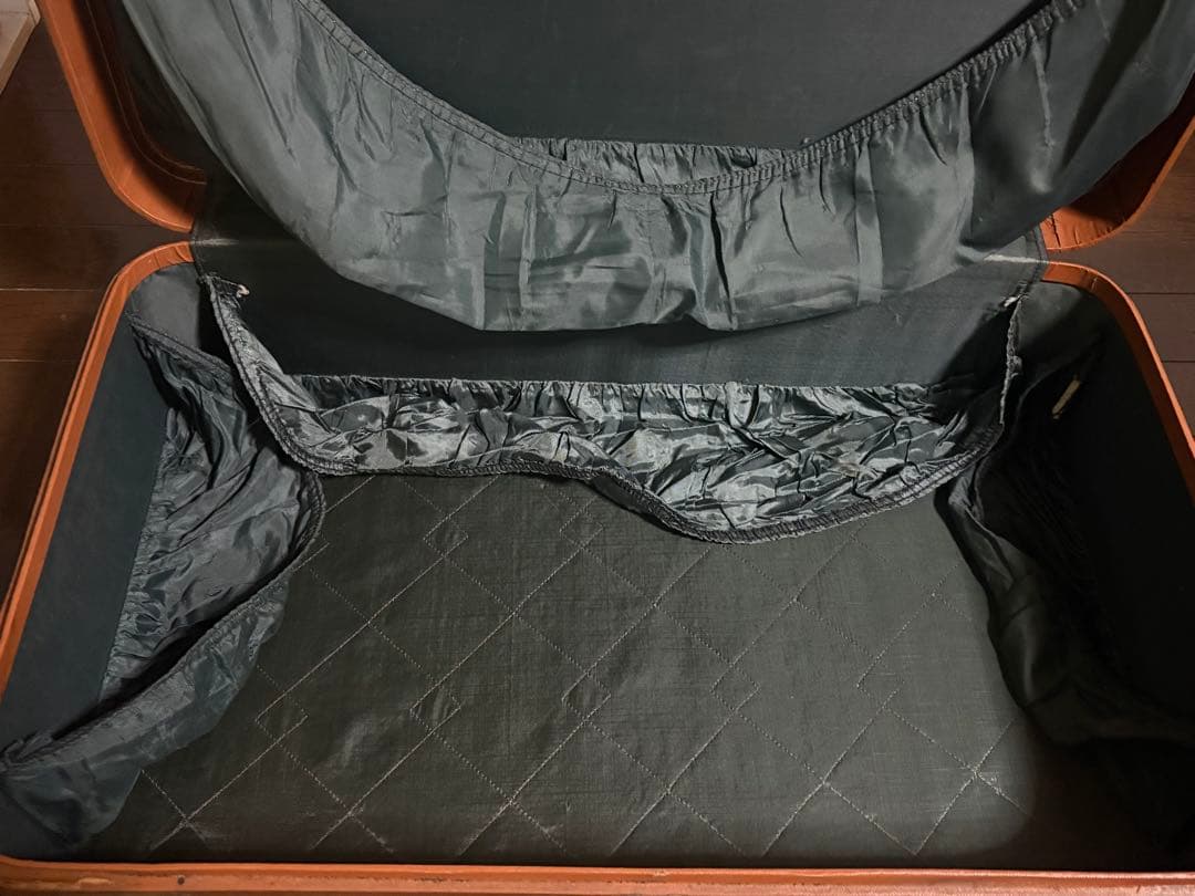 花柄装飾 中型スーツケース