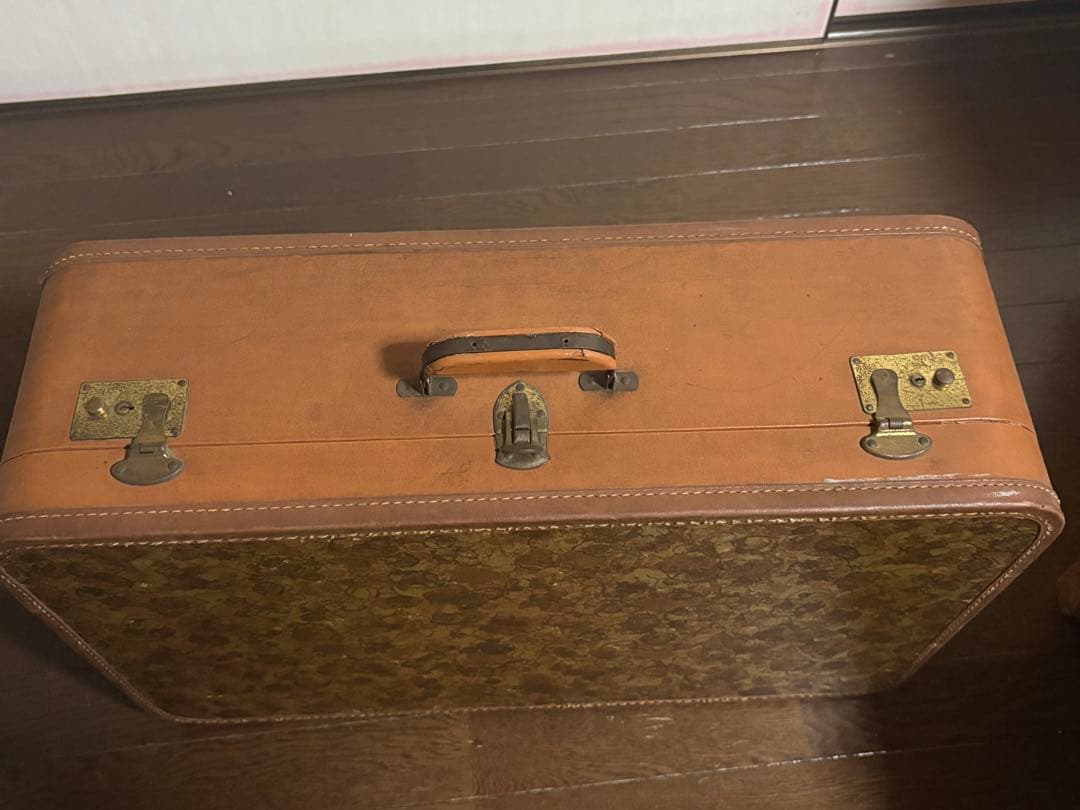 花柄装飾 中型スーツケース