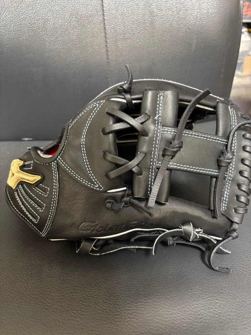 ミズノ Global Elite 軟式グローブ 黒　ヤクルト長岡モデル　コユニ