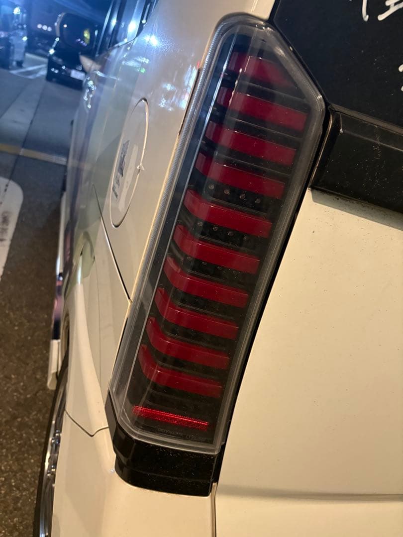 エヌボックスクリスタルアイテールライト