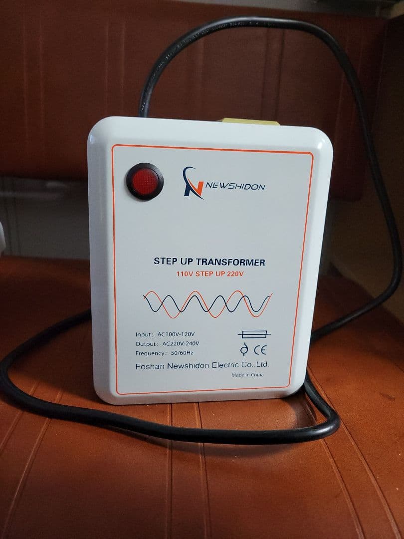 アップトランス 昇圧器 100Vから200v　1200W ミシンサーボモーター