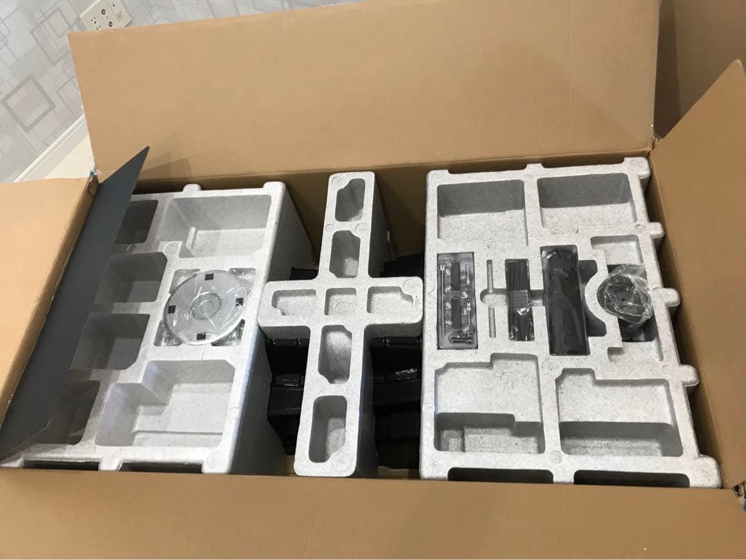 【未使用品】ホットトイズ 1/6 MMS170 バットマン バットモービル