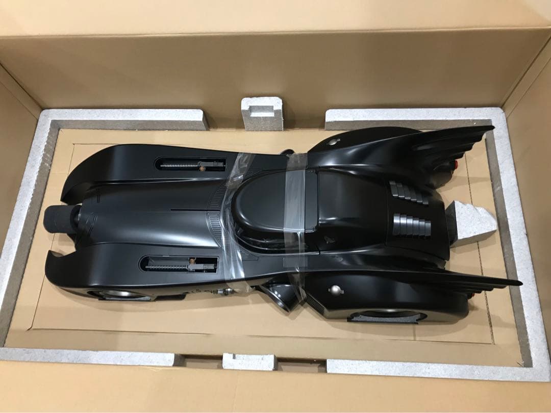 【未使用品】ホットトイズ 1/6 MMS170 バットマン バットモービル