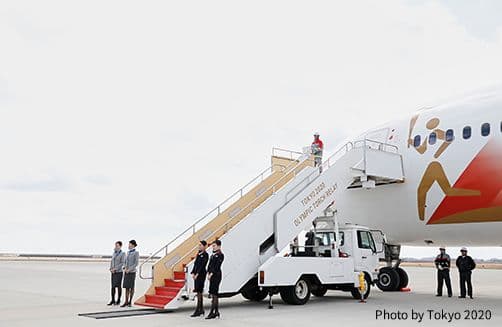 新品東京2020オリンピック聖火特別輸送機TOKYO2020号1/200未使用品