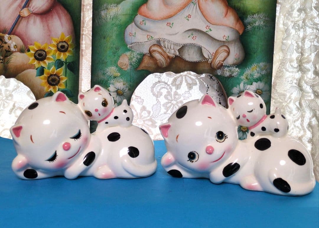 1970年代 内藤ルネ　可愛い黒い水玉模様のおめめパッチリ親猫と眠り子猫の貯金箱