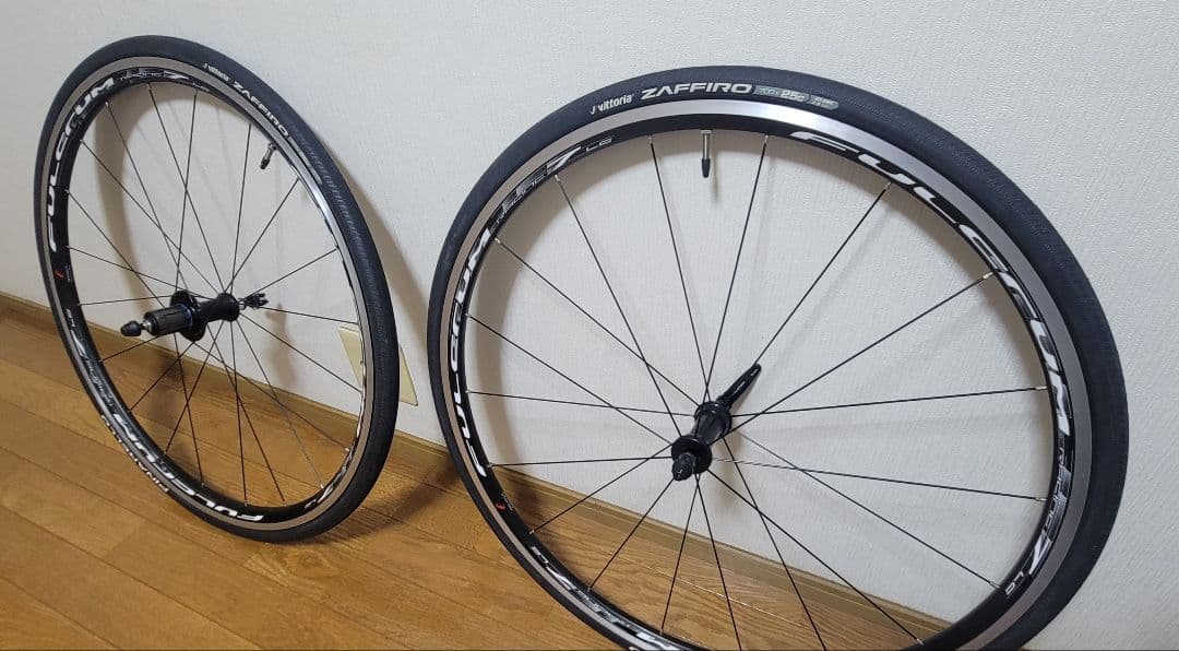 週末限定値引き【美品】FULCRUM レーシング7 700C クリンチャー