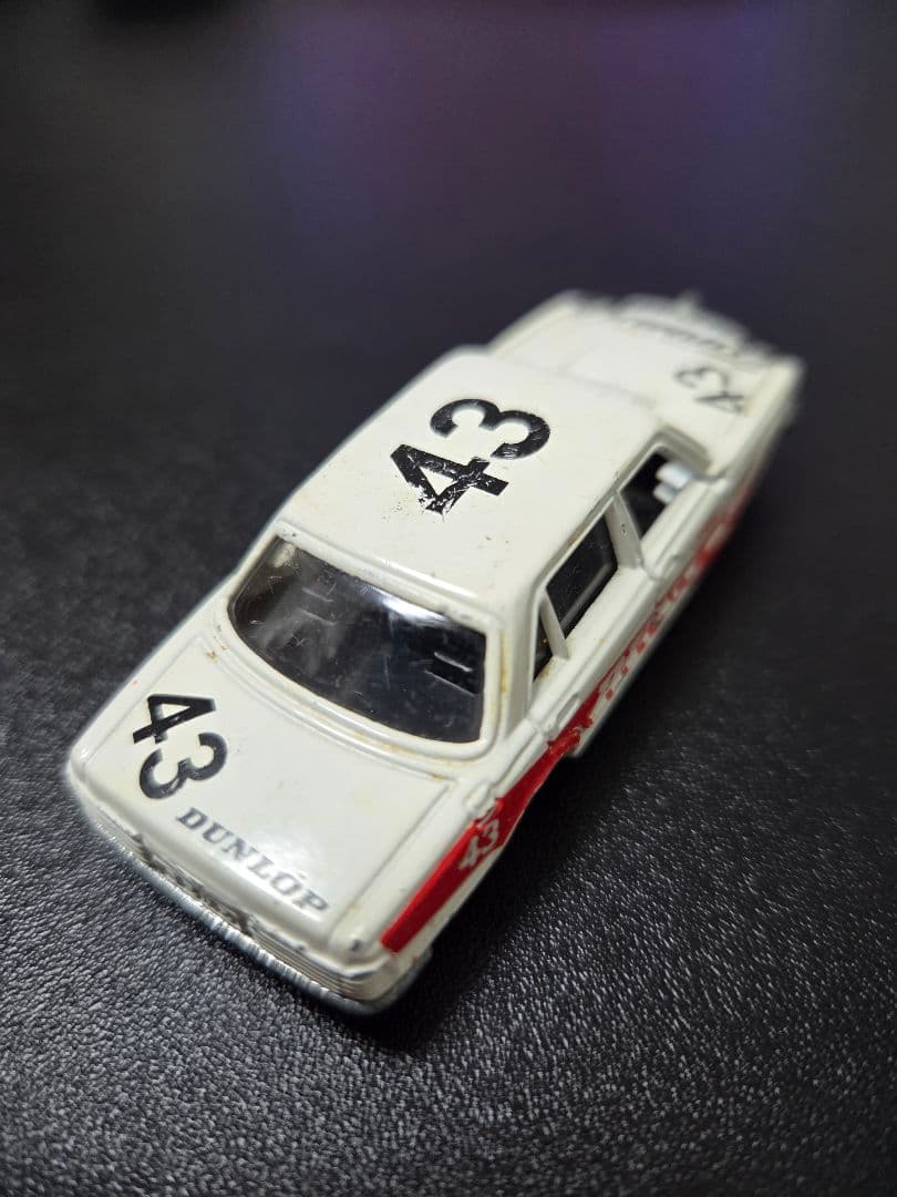 トミカ　メルセデスベンツ450 SEL　 ダンロップ仕様　箱なし