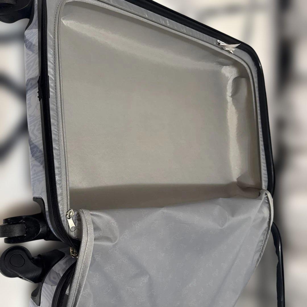 希少！ディズニー　アウラニ　ダッフィー　スーツケース