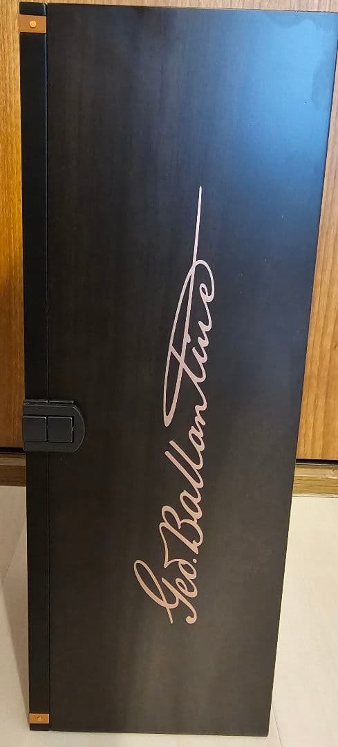 Ballantine's 30年 ブレンデッドスコッチウイスキー／木箱入り