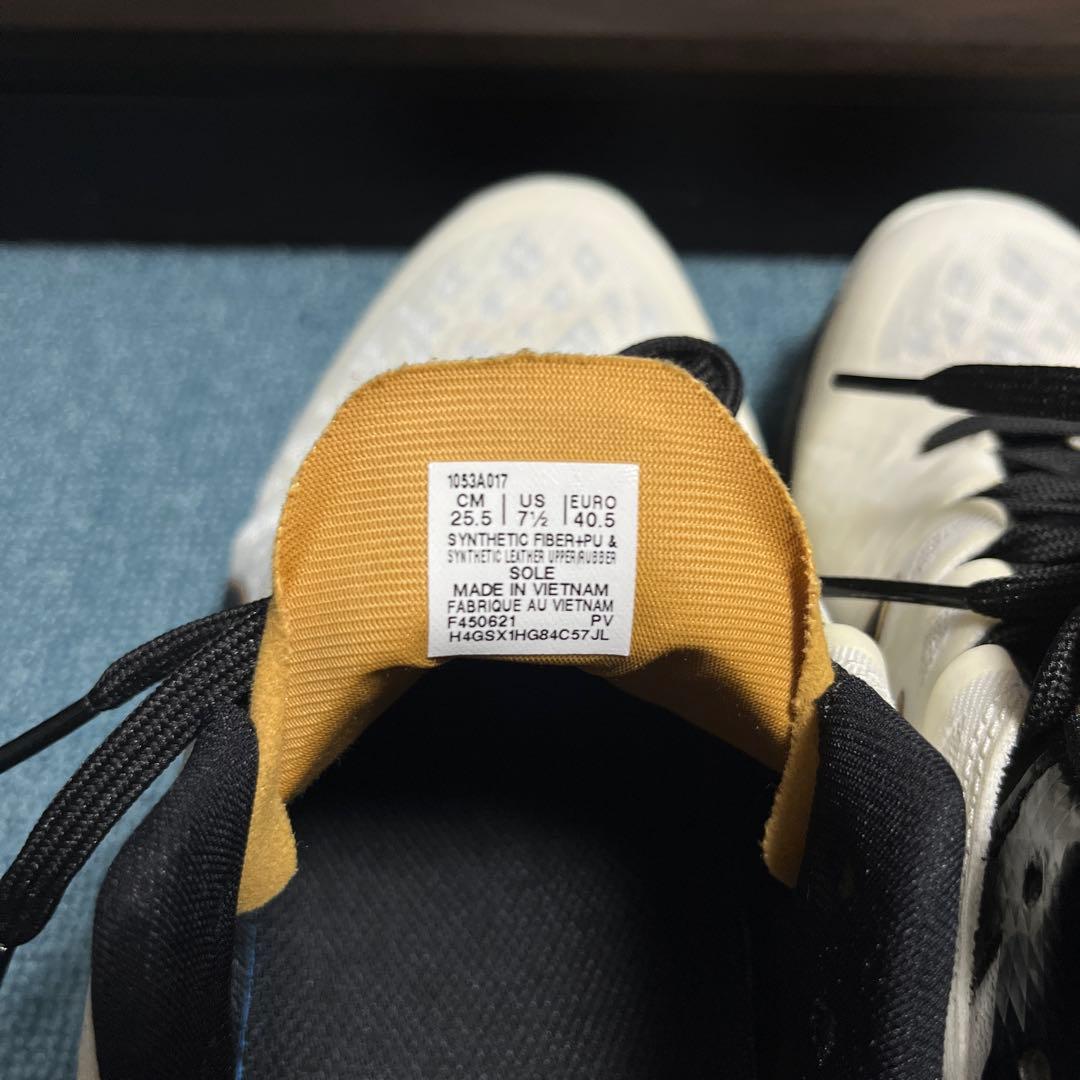 asics バレーボールシューズ　V-SWIFT FF2 25.5