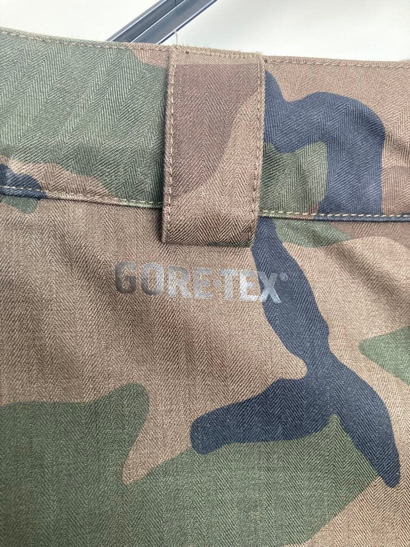 Burton AK上下セットMサイズ