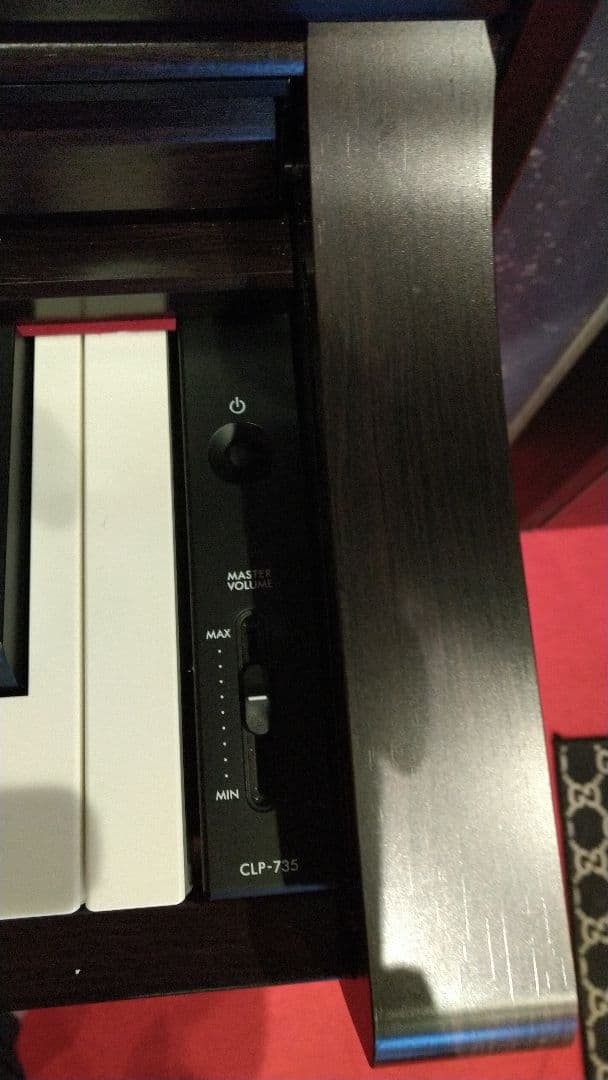 YAMAHA電子ピアノ、クラビノーバ、CLP735-R(色ダークウッド)