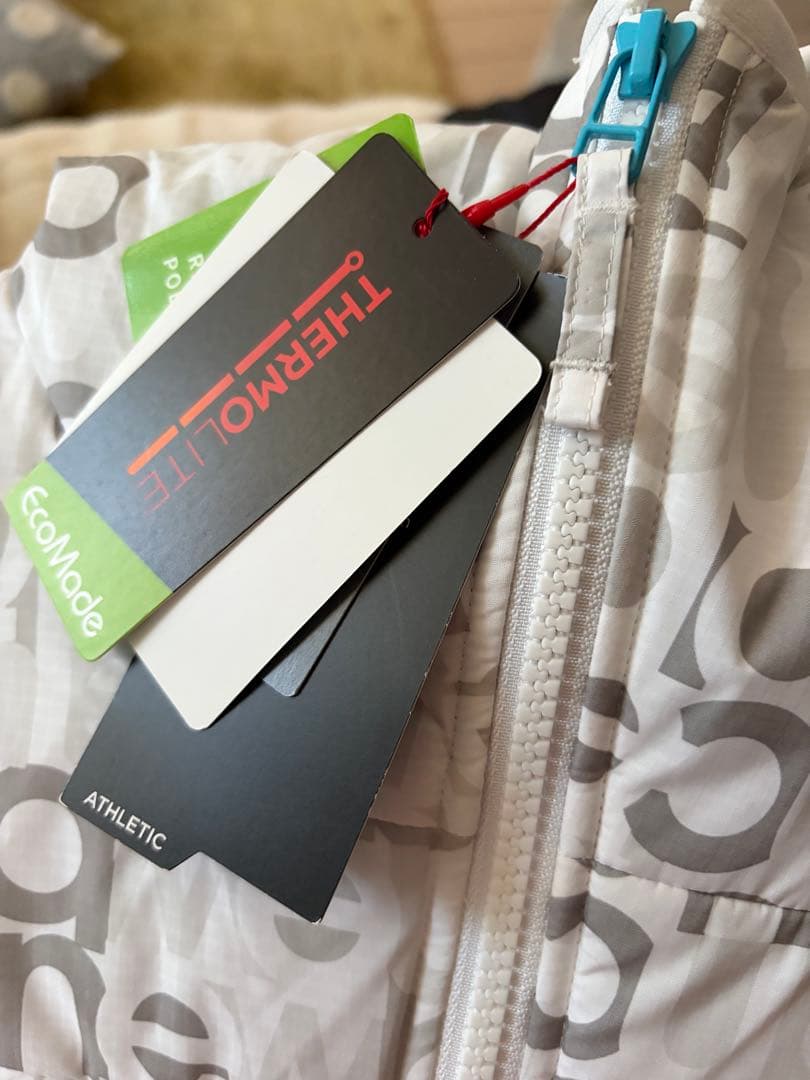 new balance ロゴプリントジャケット