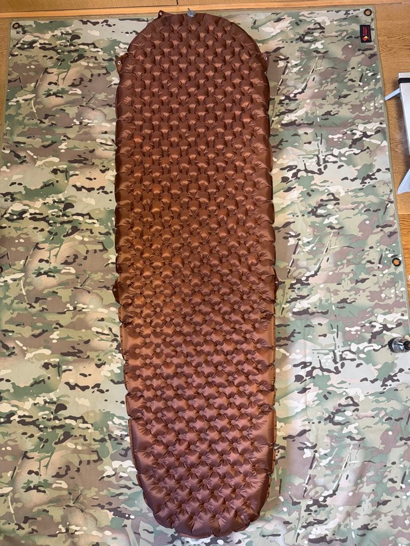 ネイチャーハイク　エアマット　R値5.8 マミーレギュラー