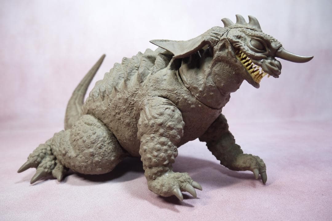 イノウエアーツ　バラゴン　ソフビキット　組済