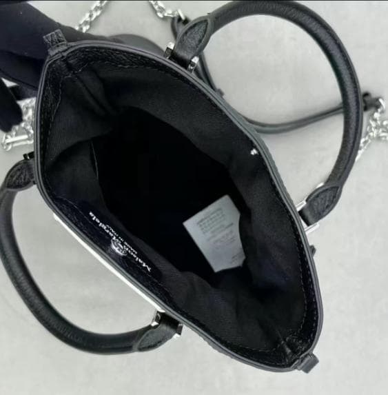 新品 未使用 ブラック ミニサイズ ハンドバッグ