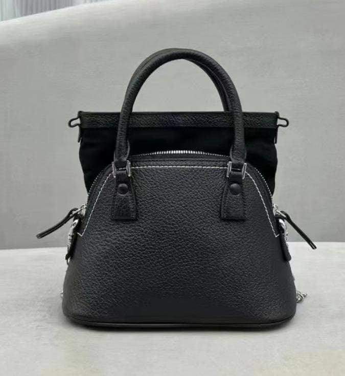 新品 未使用 ブラック ミニサイズ ハンドバッグ