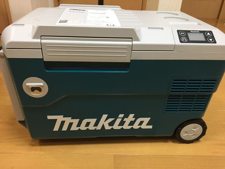 マキタ クーラーボックス　充電式保冷温庫 CW180DZ 送料込み