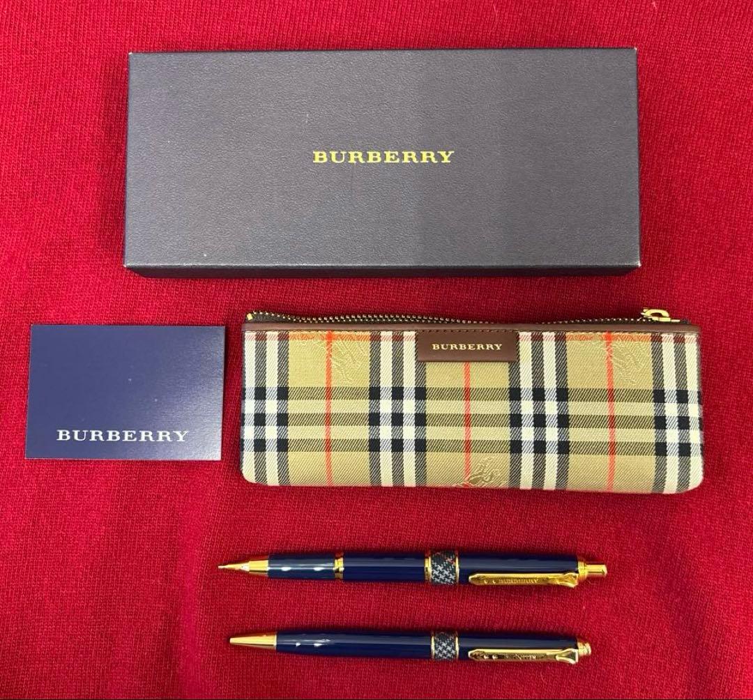 未使用自宅保管BURBERRY チェック柄 ペンケース 付属品ありペン2本あり