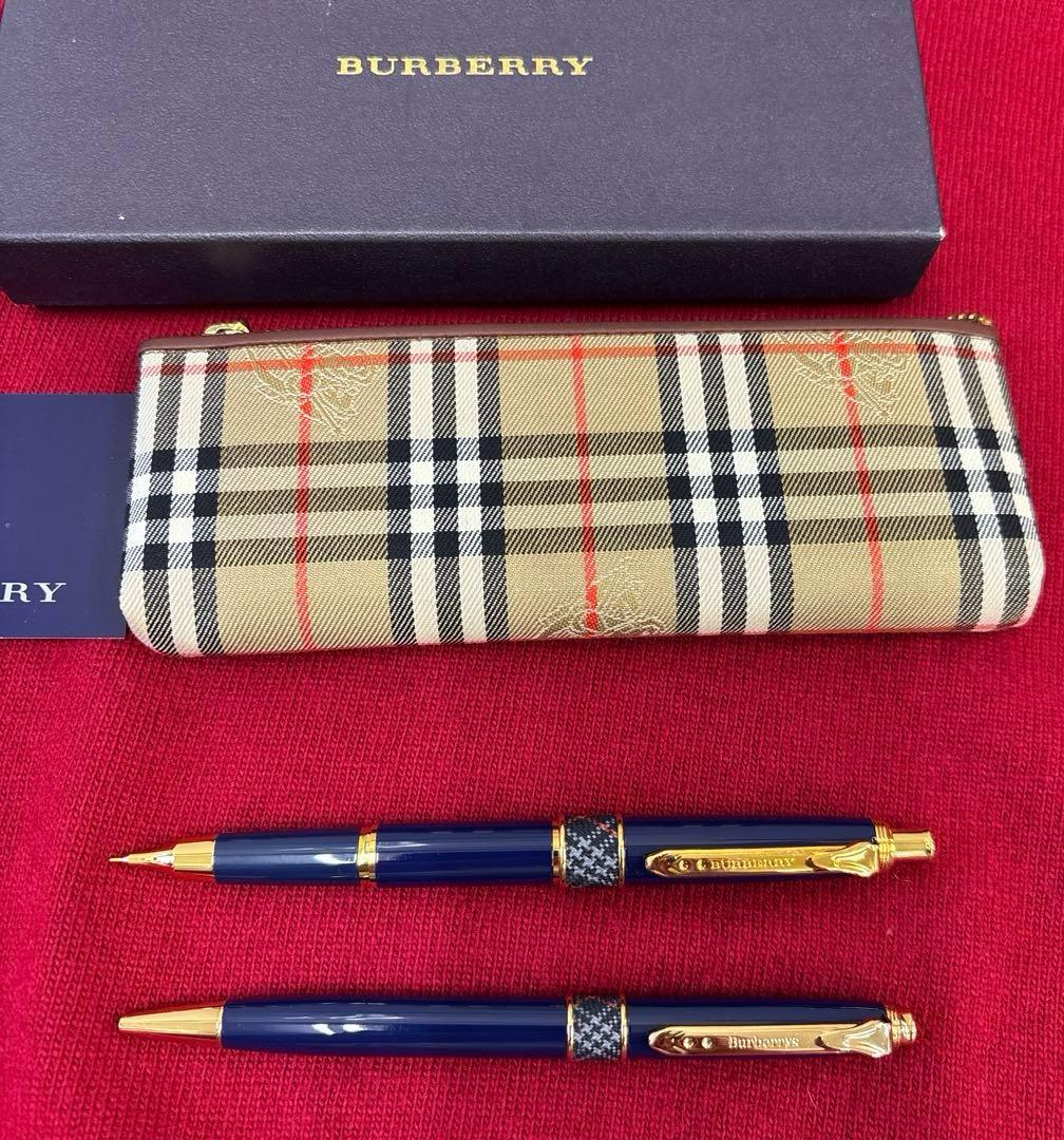 未使用自宅保管BURBERRY チェック柄 ペンケース 付属品ありペン2本あり