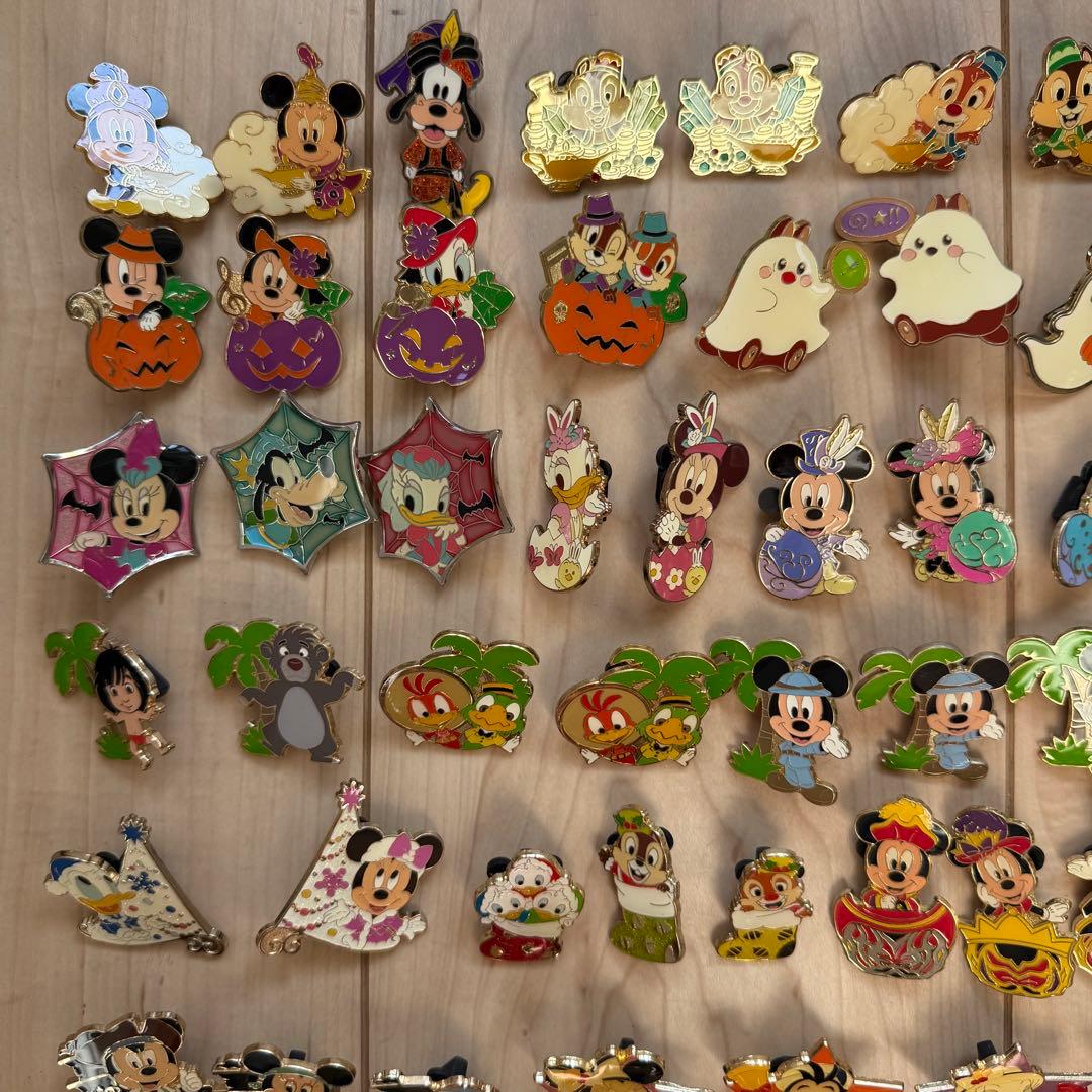 ディズニー　パーク限定　ピンバッチ　（周年もの有）