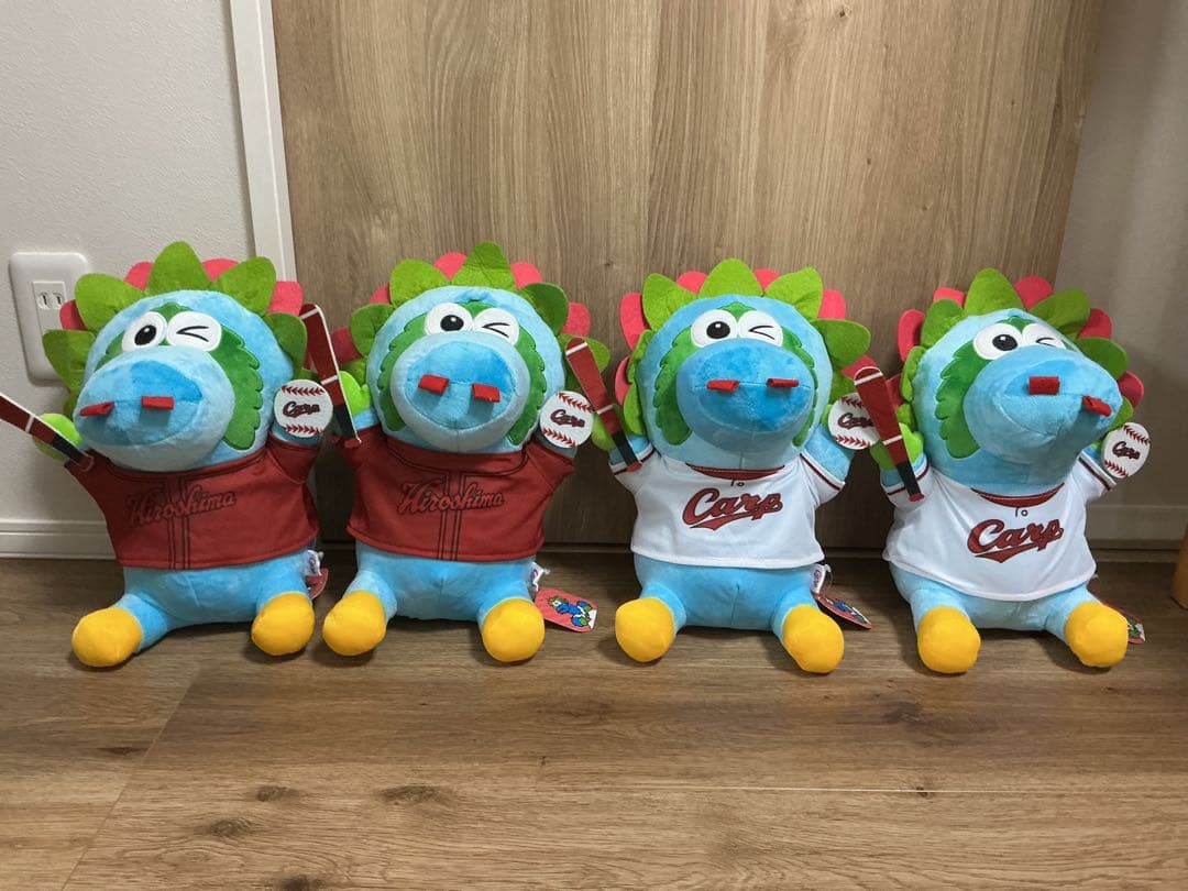 【送料無料・新品・4体セット】スライリーBIGぬいぐるみ〜ウインク〜 カープ