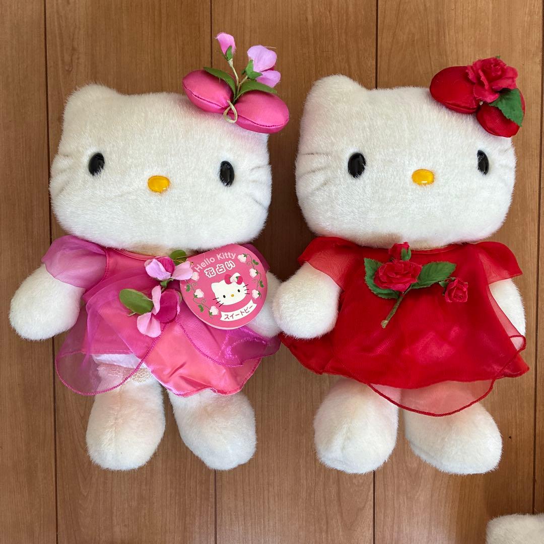 キティちゃん ぬいぐるみ 花占い