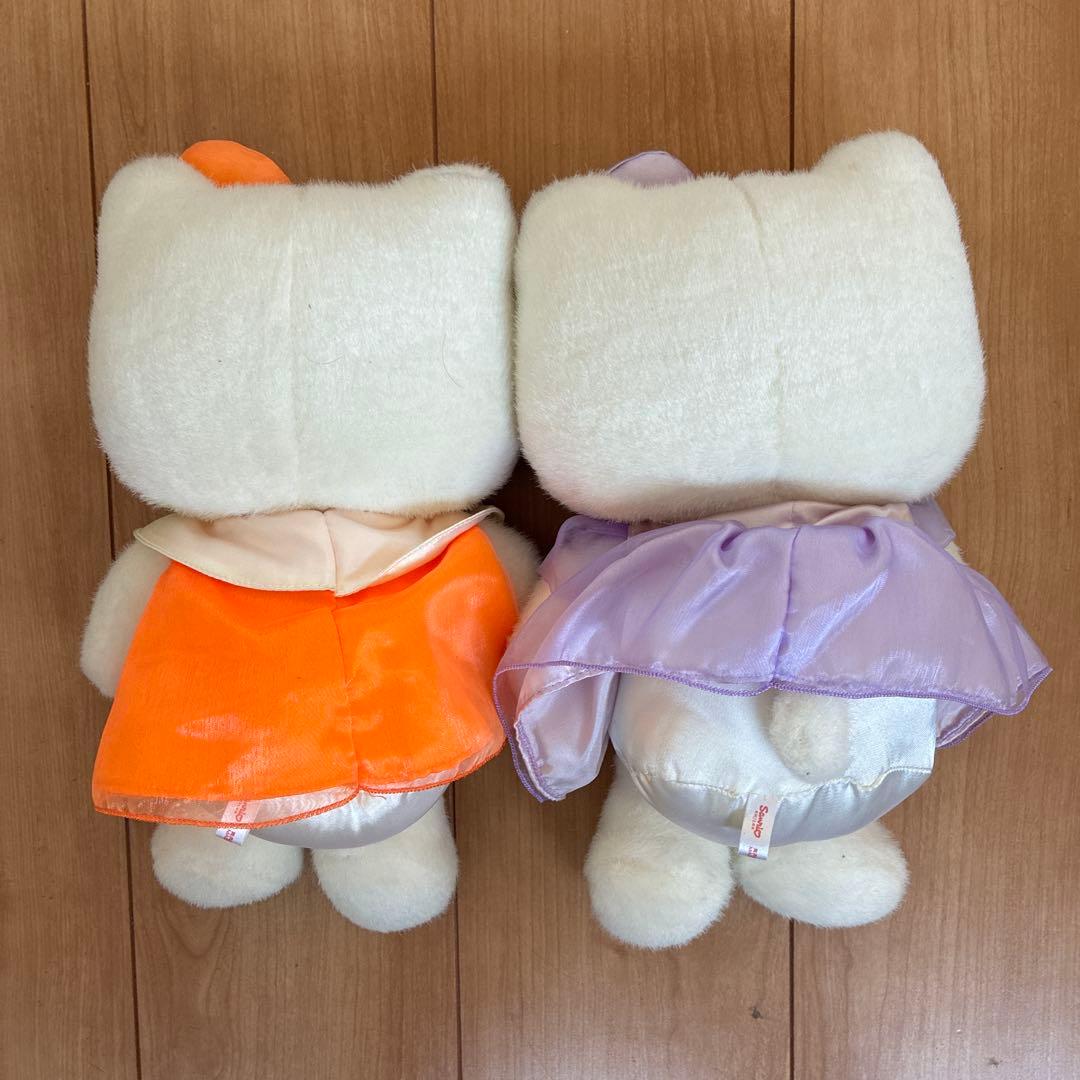 キティちゃん ぬいぐるみ 花占い