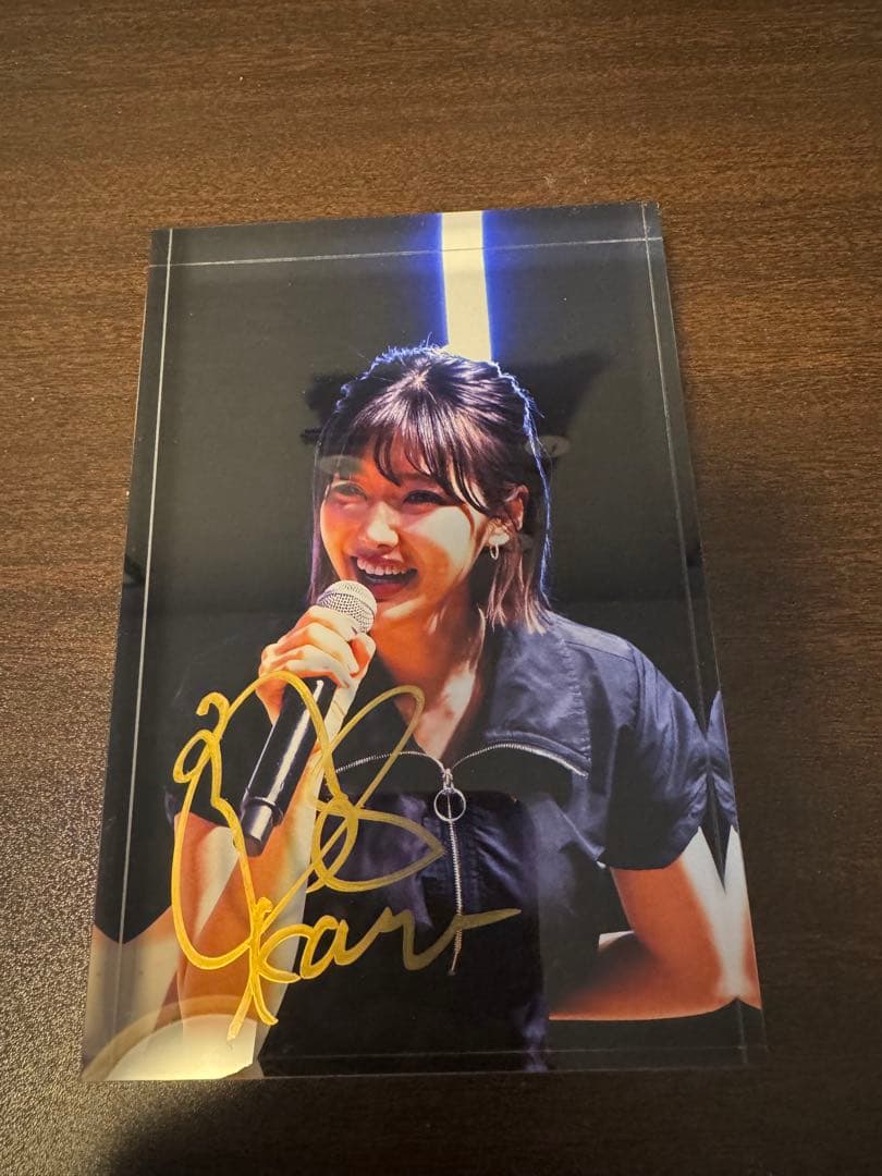 志崎樺音直筆サイン入りアクリルブロック