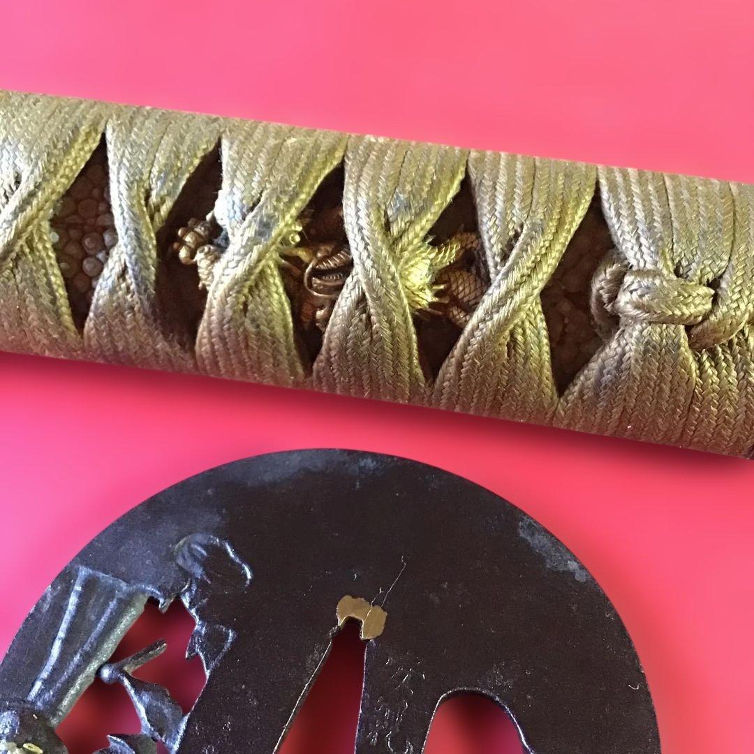 脇差一作拵　目貫飛龍　金被切刃　安親在銘鍔　金泥塗鞘　繋ぎは木製