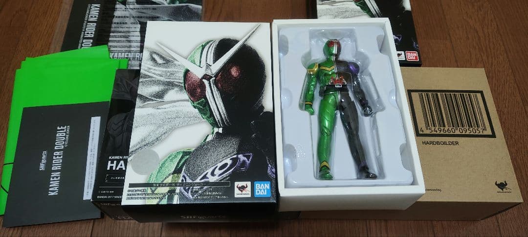 仮面ライダーW HARDOBILDER フィギュアとバイ