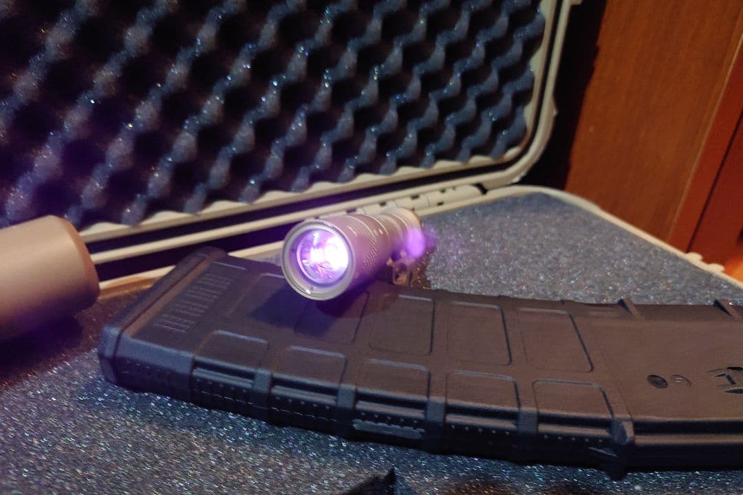 実物 Surefire M300V MINI SCOUT LIGHT